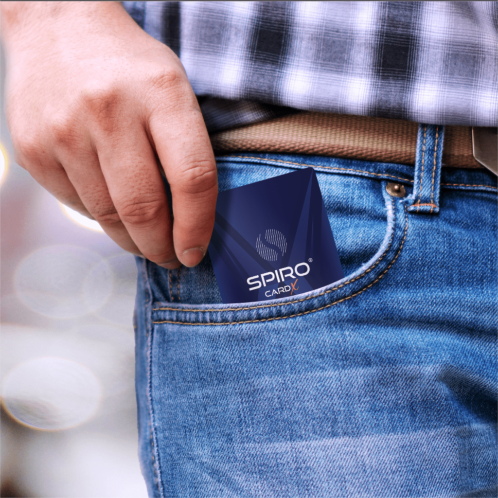 Spiro card x en bolsillo de cliente