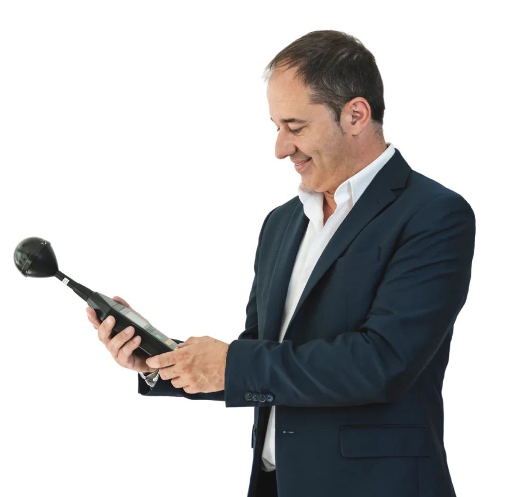 Detalle de Javier durante una consultoría de Electrosmog